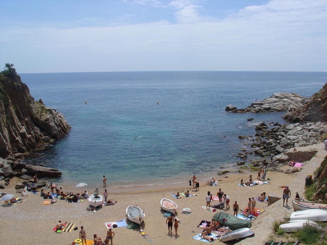 Lets Holidays View *
