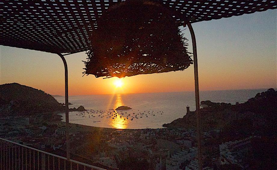 Lets Holidays View
