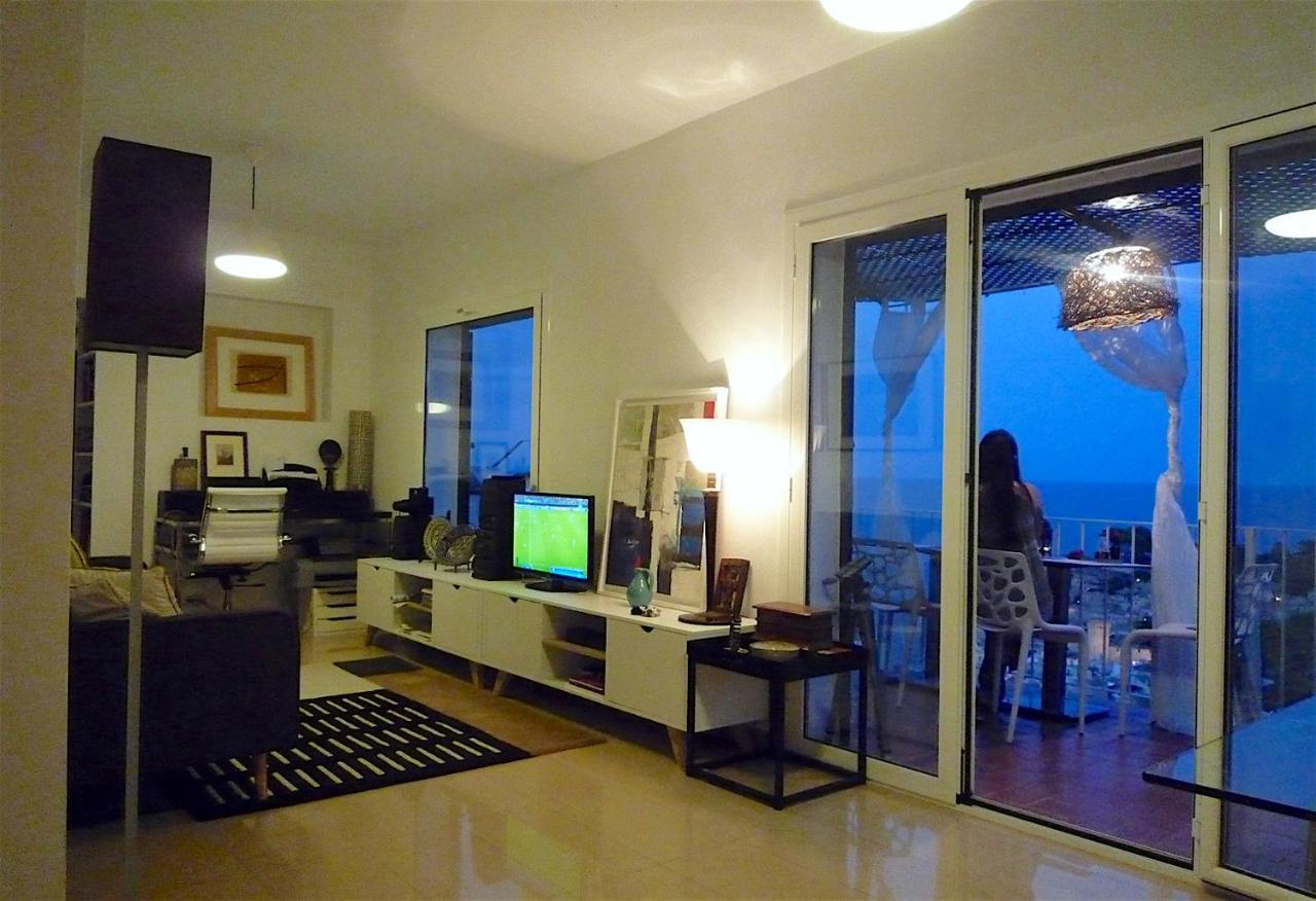 Lets Holidays View Apartment